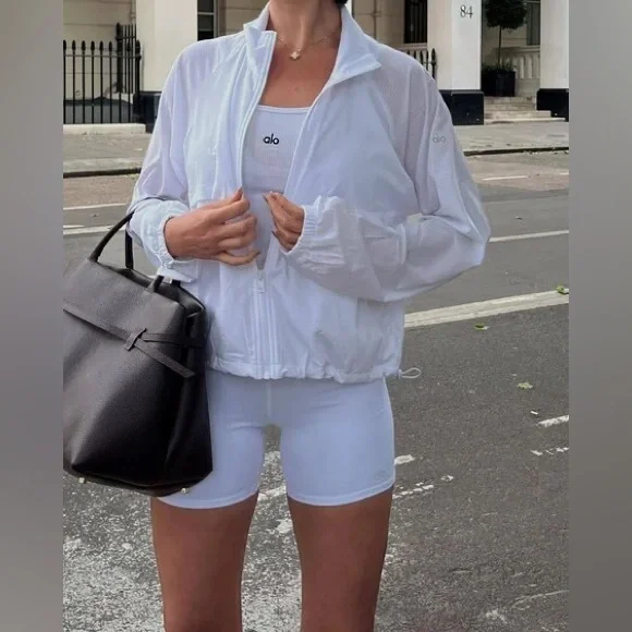 ALO | 5” airbrush shorts white XXS - Picture 3 of 6